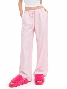 UGG NWOB Pink Fuzzy Slipper Boots Size 7